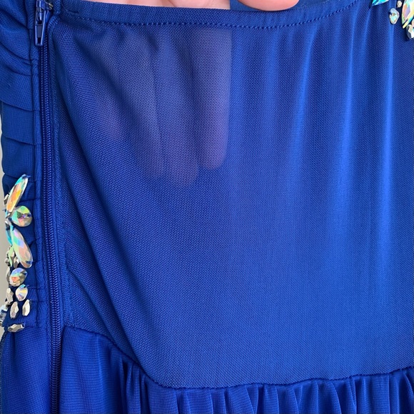 Formal High Low, One Shoulder Dress - Picture 8 of 14